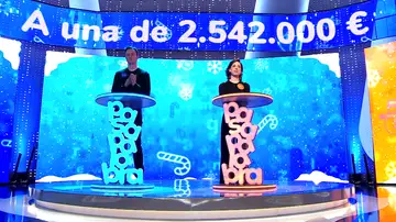 El periodista que ha dejado a Rosa rozando el histórico bote de 2.542.000 euros en Pasapalabra El periodista que ha dejado a Rosa rozando el histórico bote de 2.542.000 euros en Pasapalabra