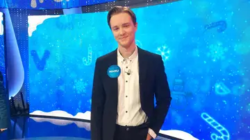 El juego por el que Manu cambia El Rosco durante la Navidad: "Es la tradición más peculiar que tenemos" El juego por el que Manu cambia El Rosco durante la Navidad: "Es la tradición más peculiar que tenemos"