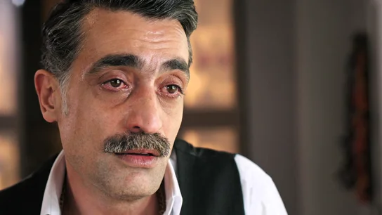 “Yo solo he estado contigo”: Kazim desmonta el reproche de Esme sacando su pasado a la luz “Yo solo he estado contigo”: Kazim desmonta el reproche de Esme sacando su pasado a la luz