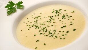 Sopa de patata y puerro de Julia Child, de Argui&ntilde;ano: "Os va a dar la risa de lo sencillo que es"