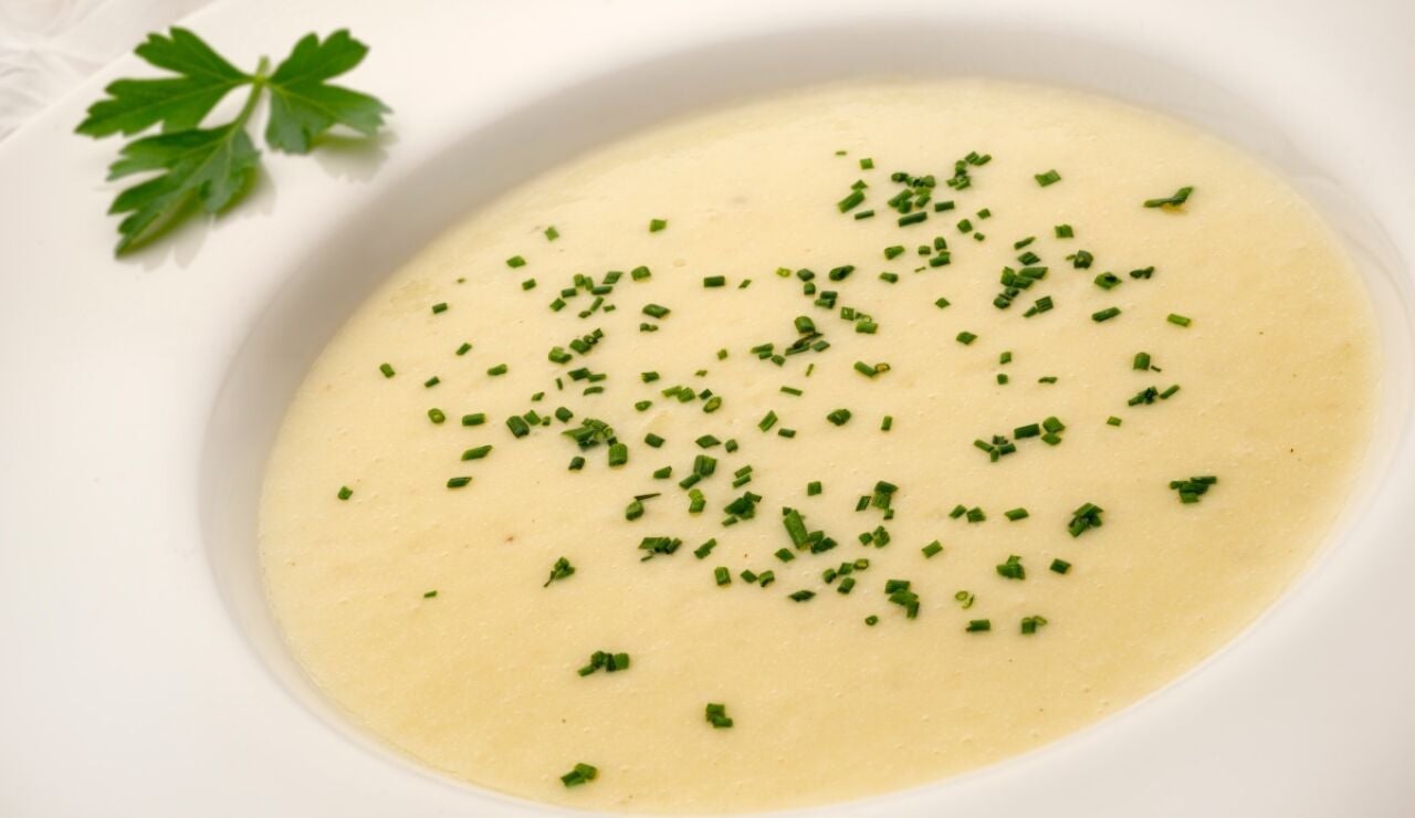 Sopa de patata y puerro de Julia Child, de Argui&ntilde;ano: "Os va a dar la risa de lo sencillo que es"