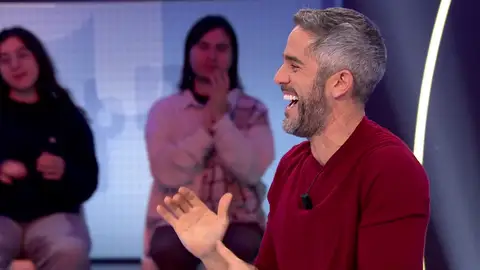 Desconcierto en Pasapalabra: el motivo por el que Roberto Leal se disculpa con Rosa Desconcierto en Pasapalabra: el motivo por el que Roberto Leal se disculpa con Rosa