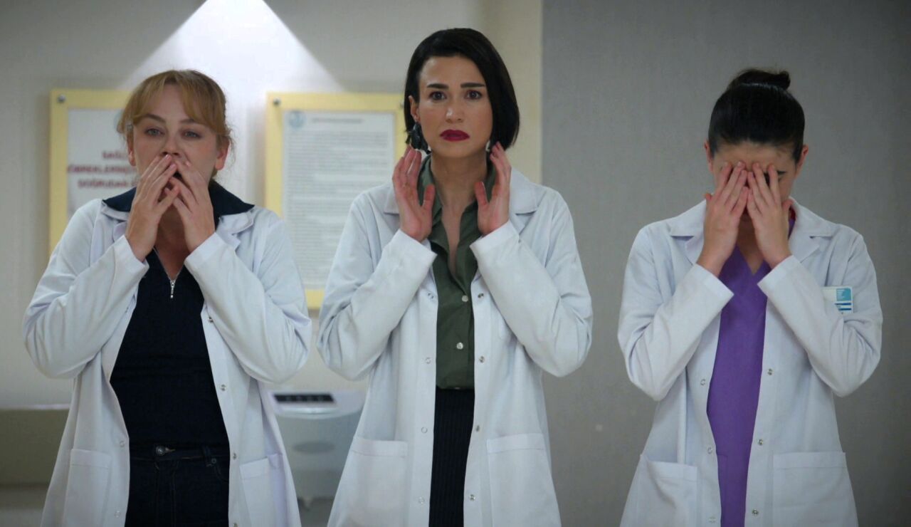  El ins&oacute;lito caso de una mujer embarazada de dos hombres deja a todos en shock: su pareja lo oye y la deja