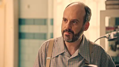 Manuela y Luz organizan una encerrona a Gaspar para que se someta a las pruebas médicas Manuela y Luz organizan una encerrona a Gaspar para que se someta a las pruebas médicas