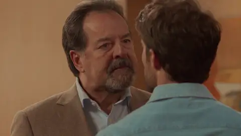 Octavio le confiesa a César que Saúl mató a su madre: “Asesinó a dos mujeres inocentes” Octavio le confiesa a César que Saúl mató a su madre: “Asesinó a dos mujeres inocentes”