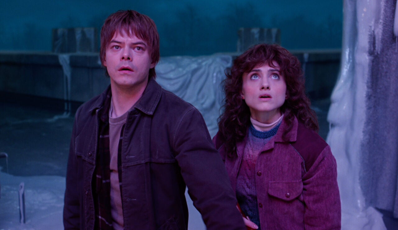 Jonathan Byers (Charlie Heaton) y Nancy Wheeler (Natalia Dyer) en Stranger Things 5