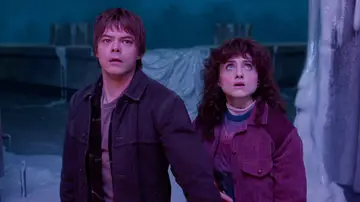 Jonathan Byers (Charlie Heaton) y Nancy Wheeler (Natalia Dyer) en Stranger Things 5 Jonathan Byers (Charlie Heaton) y Nancy Wheeler (Natalia Dyer) en Stranger Things 5