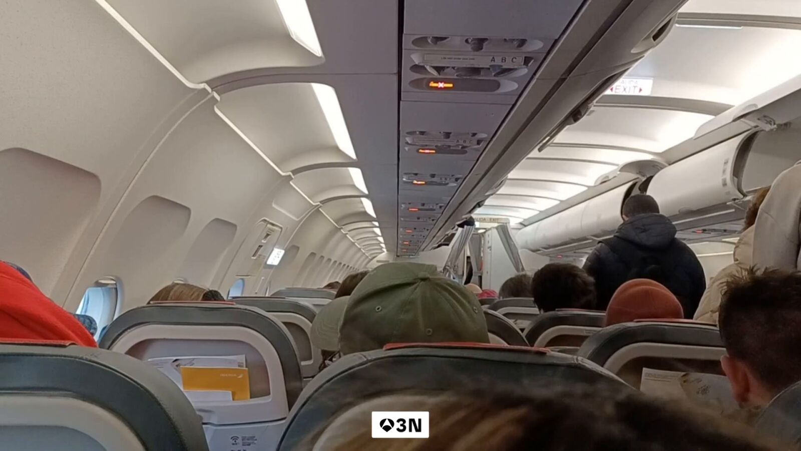 Un jabalí en la pista obliga a cerrar el aeropuerto de A Coruña