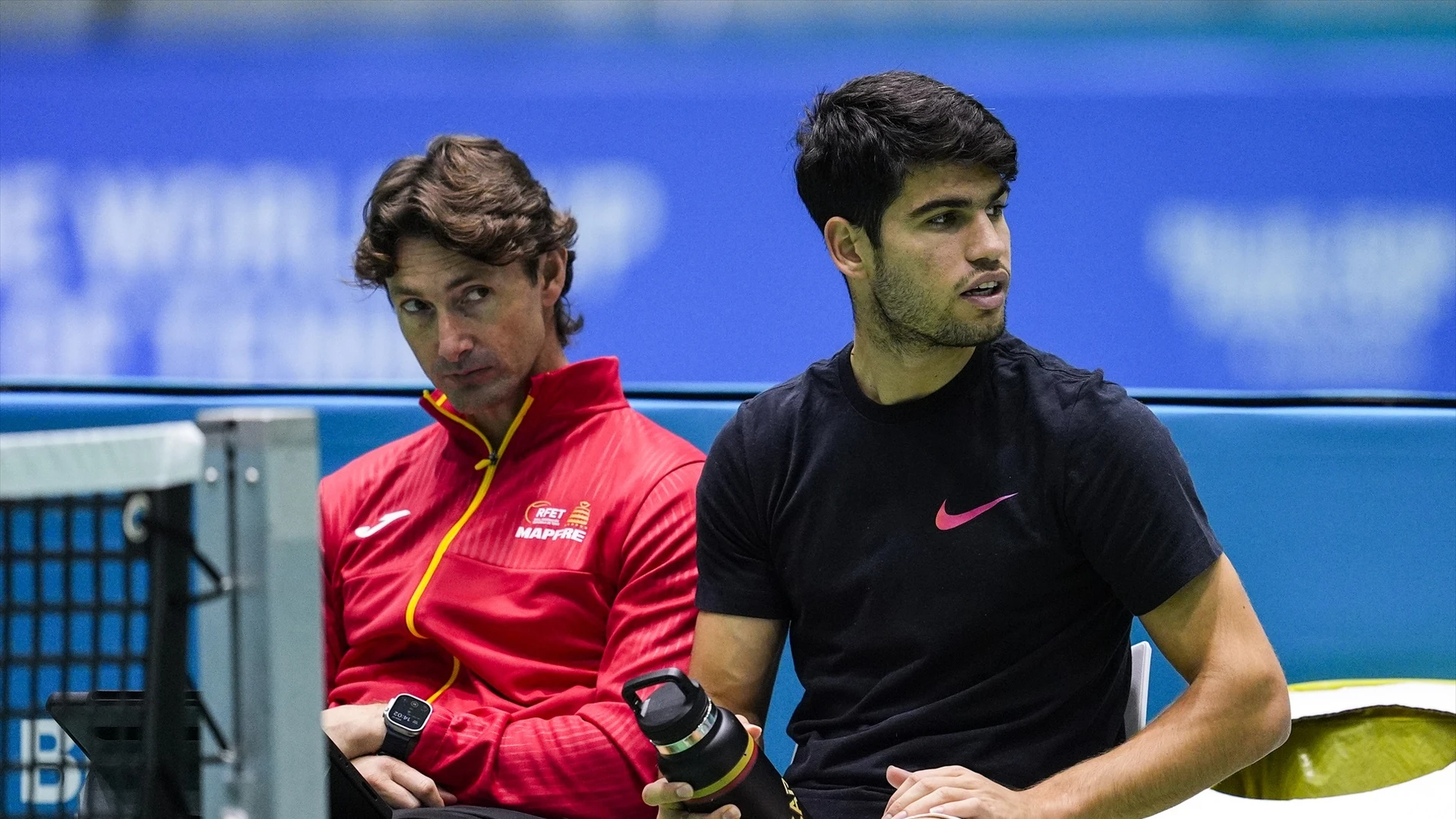 Juan Carlos Ferrero y Carlos Alcaraz en un entrenamiento con España Juan Carlos Ferrero y Carlos Alcaraz en un entrenamiento con España