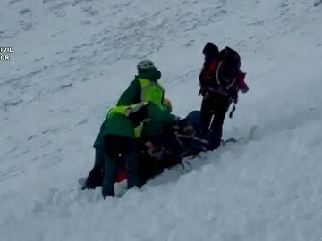 Efectivos de la Guardia Civil en un rescate de monta&ntilde;a