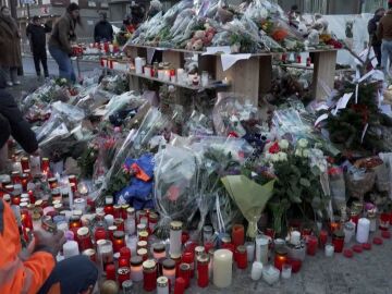 Rinden homenaje a los fallecidos en Crans-Montana