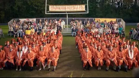 Escena del episodio final de Stranger Things Escena del episodio final de Stranger Things