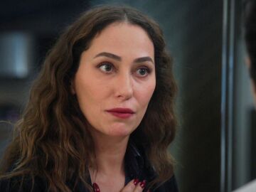 Naz se victimiza ante Bahar y Evren y logra su prop&oacute;sito: que todos duden de &eacute;l