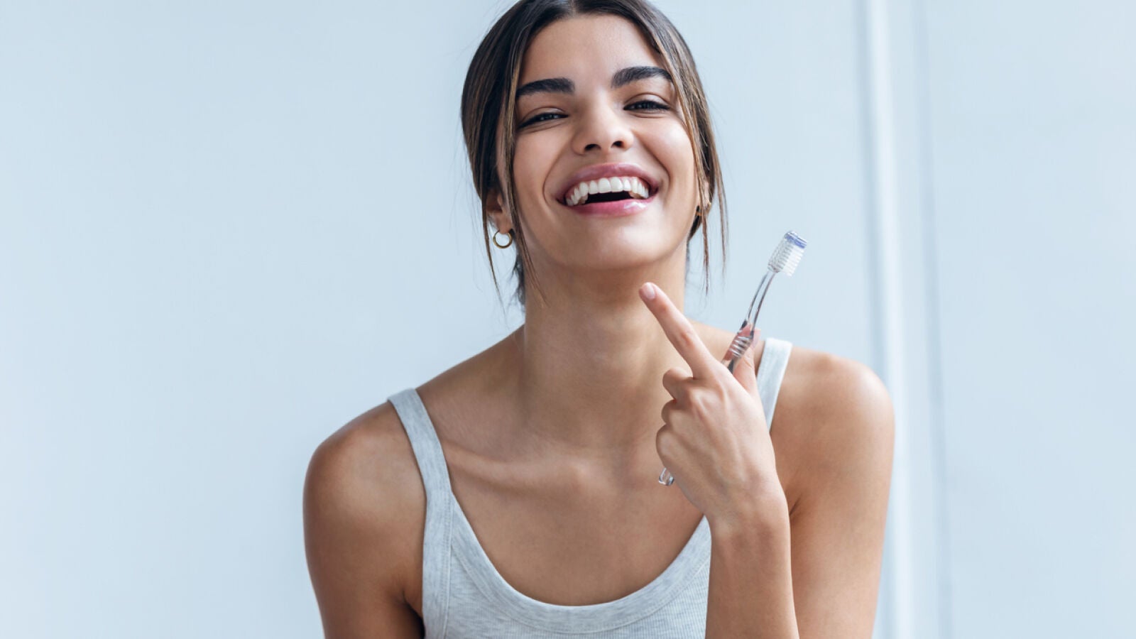 El verdadero motivo del color amarillento de tus dientes no tiene que ver con la higiene bucodental