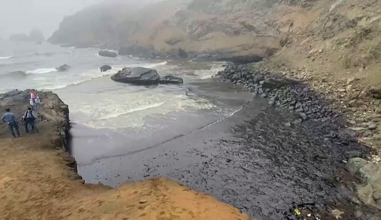 Efem&eacute;rides de hoy 15 de enero de 2026: Vertido de petr&oacute;leo en Per&uacute;