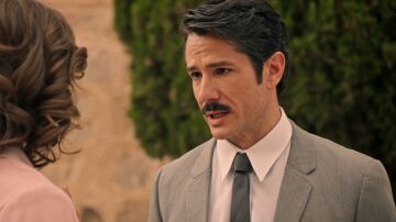 Pelayo de despide de Marta antes de marcharse a M&eacute;xico sin contarle la verdad sobre la marcha de Fina 