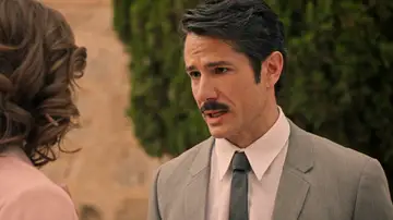 Pelayo de despide de Marta antes de marcharse a México sin contarle la verdad sobre la marcha de Fina Pelayo de despide de Marta antes de marcharse a México sin contarle la verdad sobre la marcha de Fina