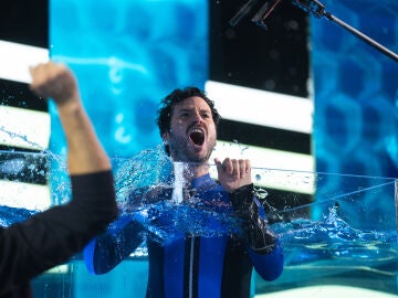 La emoci&oacute;n de Willy B&aacute;rcenas con sus 4:01 minutos en la apnea de El Desaf&iacute;o