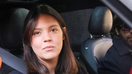 Isabelle Junot en el coche Isabelle Junot en el coche
