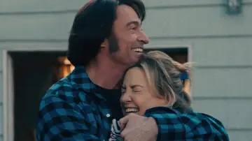 Hugh Jackman y Kate Hudson en Song Sung Blue: Canción para dos Hugh Jackman y Kate Hudson en Song Sung Blue: Canción para dos