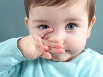 Niño con mocos Niño con mocos