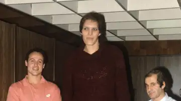 Semenova junto a Juan Antonio Corbalán (I) y el periodista José María García Semenova junto a Juan Antonio Corbalán (I) y el periodista José María García