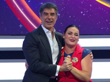 Jorge Fern&aacute;ndez y Alicia, concursante de La ruleta de la suerte noche