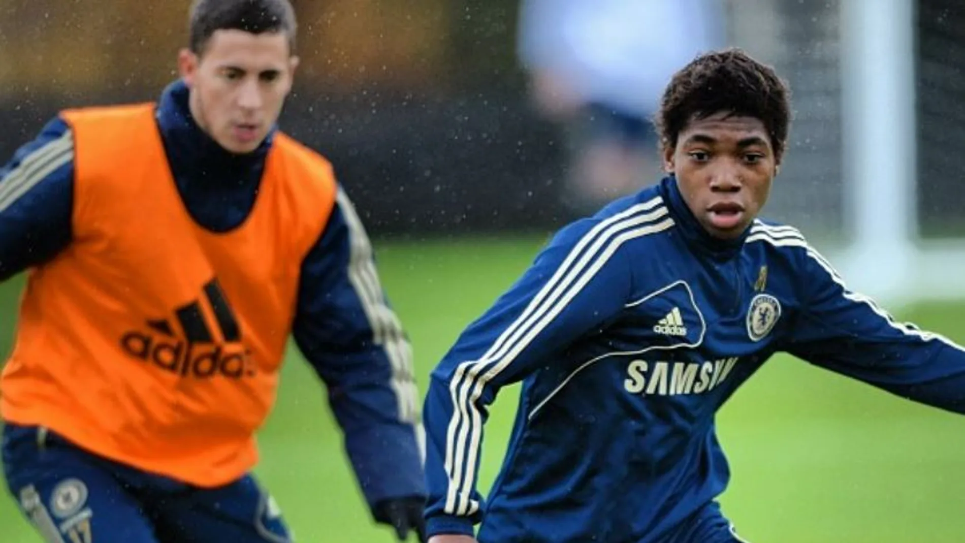 Lamisha Musonda entrenando junto a Hazard en el Chelsea Lamisha Musonda entrenando junto a Hazard en el Chelsea