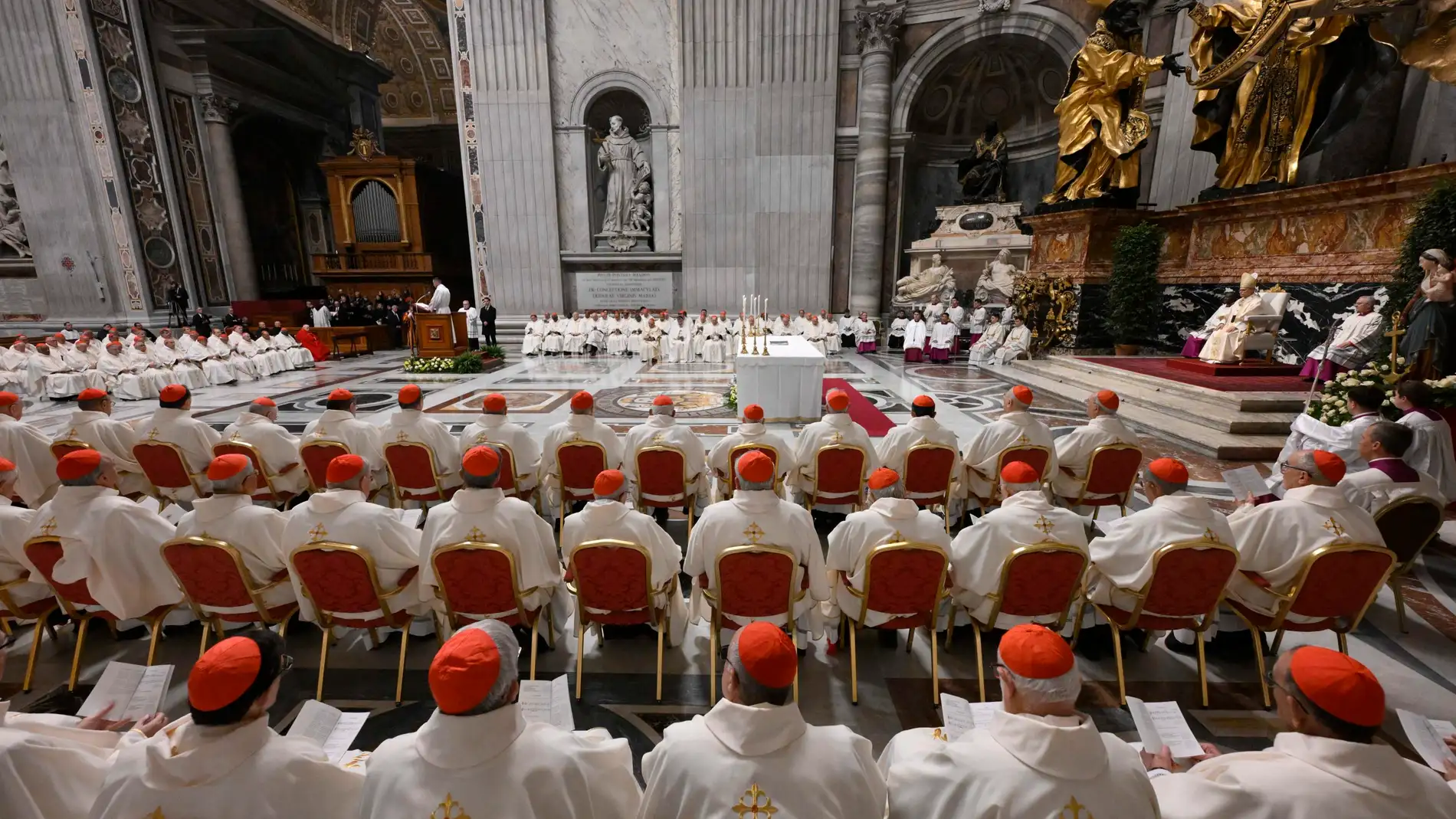 El papa lamenta ante los cardenales que la Iglesia "cerrase la puerta" a víctimas de abuso January 8, 2026, Vatican City, Vatican: Mass celebrated by POPE LEO XIV in St. Peter's Basilica with the cardinals participating in the Extraordinary Consistory, Vatican City.Europa Press/Contacto/Vatican Media08/01/2026 ONLY FOR USE IN SPAIN