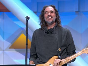Las risas de la banda de La ruleta de la suerte al cantar por Isabel Pantoja: &ldquo;Lo mismo nos da&rdquo;