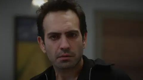 Evren llora al recordar su infancia sin familia y temer volver a pasar por lo mismo: “No tengo derecho a ser feliz” Evren llora al recordar su infancia sin familia y temer volver a pasar por lo mismo: “No tengo derecho a ser feliz”