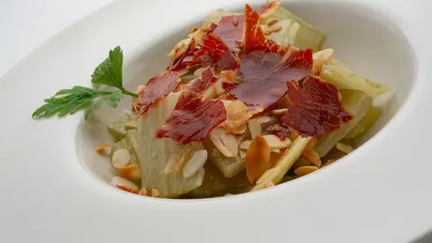 Receta de cardo con almendras y jamón, de Karlos Arguiñano: "Para disfrutar de una verdura de invierno excelente" Receta de cardo con almendras y jamón, de Karlos Arguiñano: "Para disfrutar de una verdura de invierno excelente"