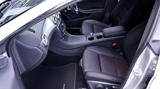 Imagen de archivo de un coche Imagen de archivo de un coche