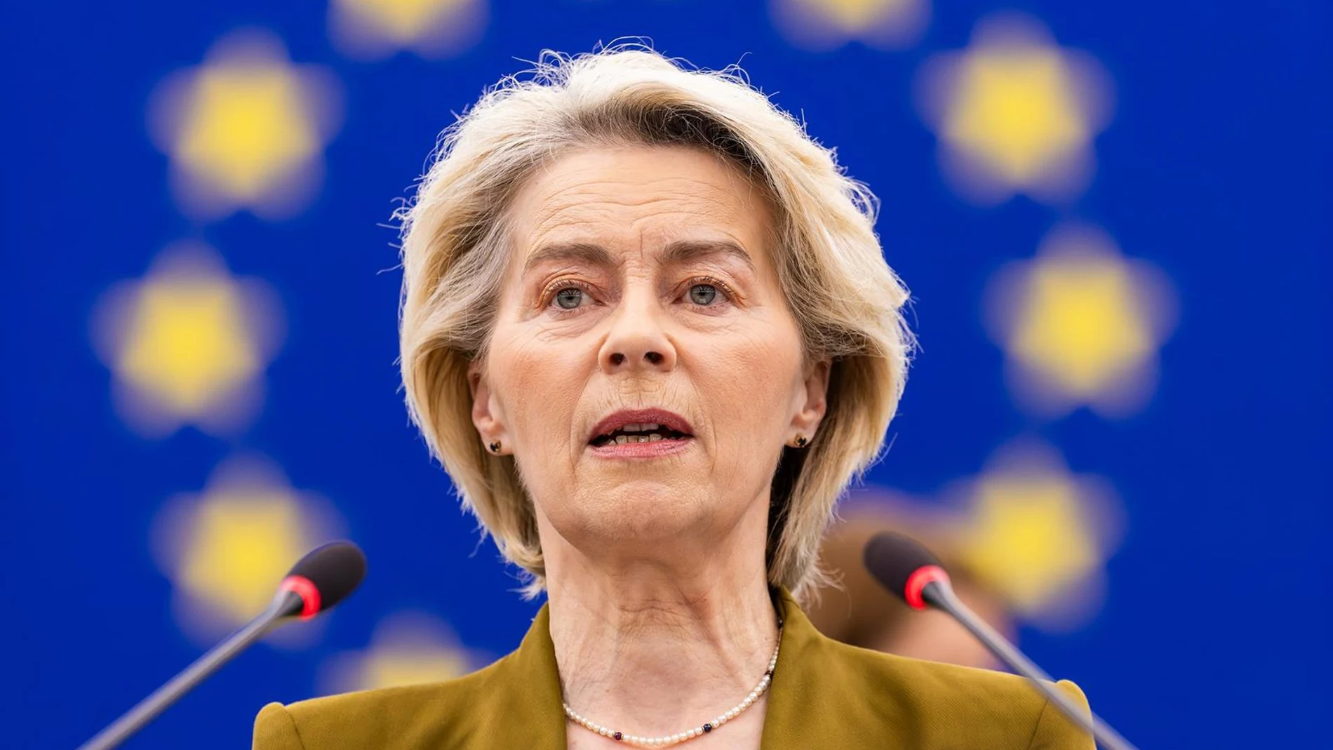 Von der Leyen defiende que las sanciones a Irán "debilitan" y "empujan a que el régimen llegue a su fin" Von der Leyen defiende que las sanciones a Irán "debilitan" y "empujan a que el régimen llegue a su fin"