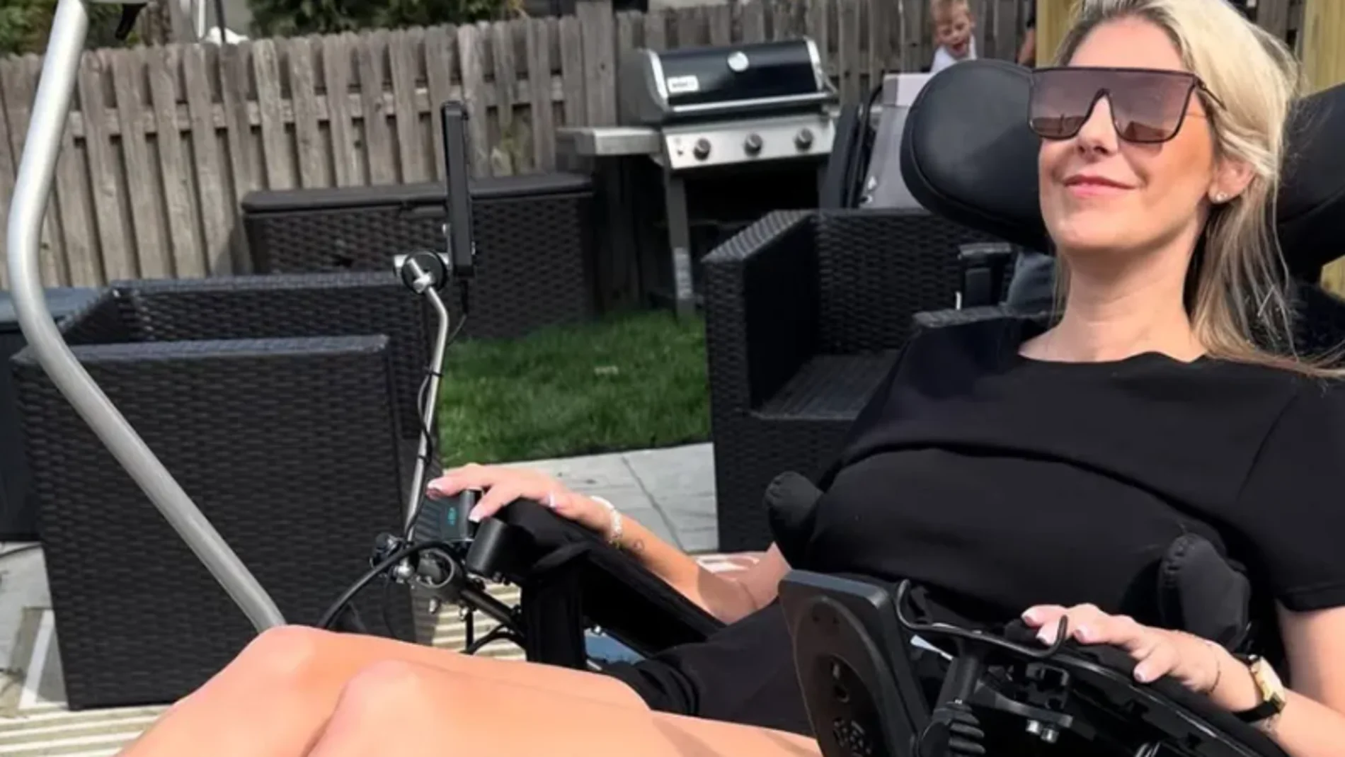 Sara Bennet Sara Bennet