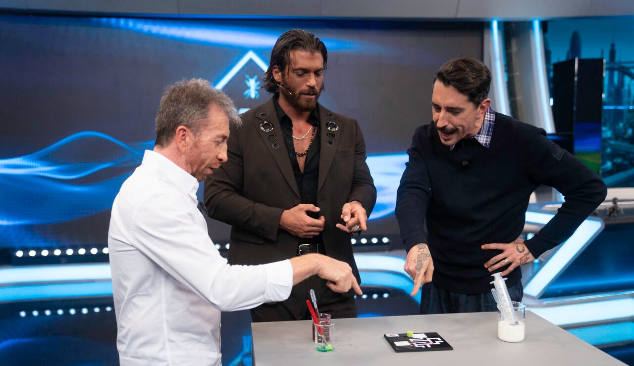 &iquest;Magia o Ciencia? Marron deja a Can Yaman sin palabras con un laberinto de leche