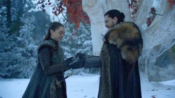 Jon Snow y Arya Stark de Juego de Tronos