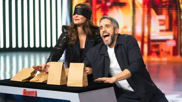 Nuria Roca protagoniza un espectacular truco de mentalismo con Roberto Leal: “Tu integridad física va a estar en peligro” Nuria Roca protagoniza un espectacular truco de mentalismo con Roberto Leal: “Tu integridad física va a estar en peligro”