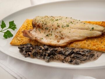 Receta de lubina asada con setas, de Karlos Argui&ntilde;ano: "Yo la he hecho en solo 20 minutos"
