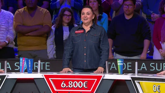 Esta concursante resuelve el panel en una sola tirada y se lleva ¡6.500 eurazos! Esta concursante resuelve el panel en una sola tirada y se lleva ¡6.500 eurazos!