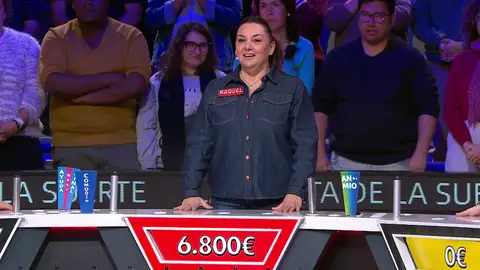 Esta concursante resuelve el panel en una sola tirada y se lleva ¡6.500 eurazos! Esta concursante resuelve el panel en una sola tirada y se lleva ¡6.500 eurazos!