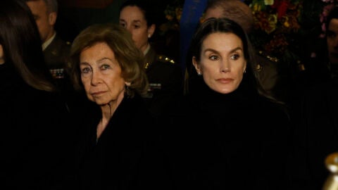 La tristeza de la reina Sofía y la reina Letizia en el entierro de Irene de Grecia