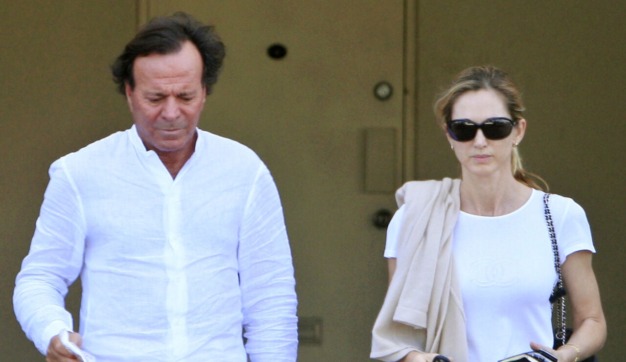 Julio Iglesias y Miranda Rijnsburger en 2009