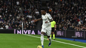 Vinicius durante el Real Madrid-Levante
