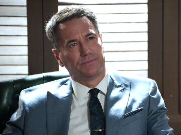 &iexcl;Tensi&oacute;n en el despacho! Pablo y Gabriel discuten sobre sobre el futuro de la f&aacute;brica 