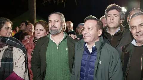 El presidente de VOX, Santiago Abascal y el candidato a la Presidencia de Extremadura, Óscar Fernández Calle El presidente de VOX, Santiago Abascal y el candidato a la Presidencia de Extremadura, Óscar Fernández Calle