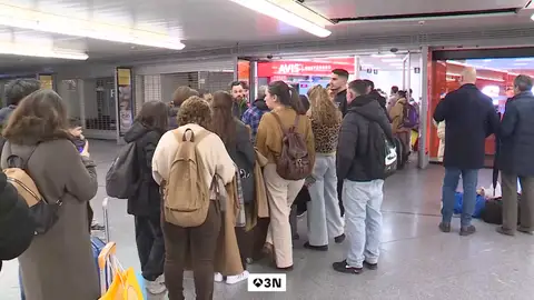 Madrid despliega apoyo psicológico y sanitario en Atocha tras el descarrilamiento mortal en Córdoba Madrid despliega apoyo psicológico y sanitario en Atocha tras el descarrilamiento mortal en Córdoba
