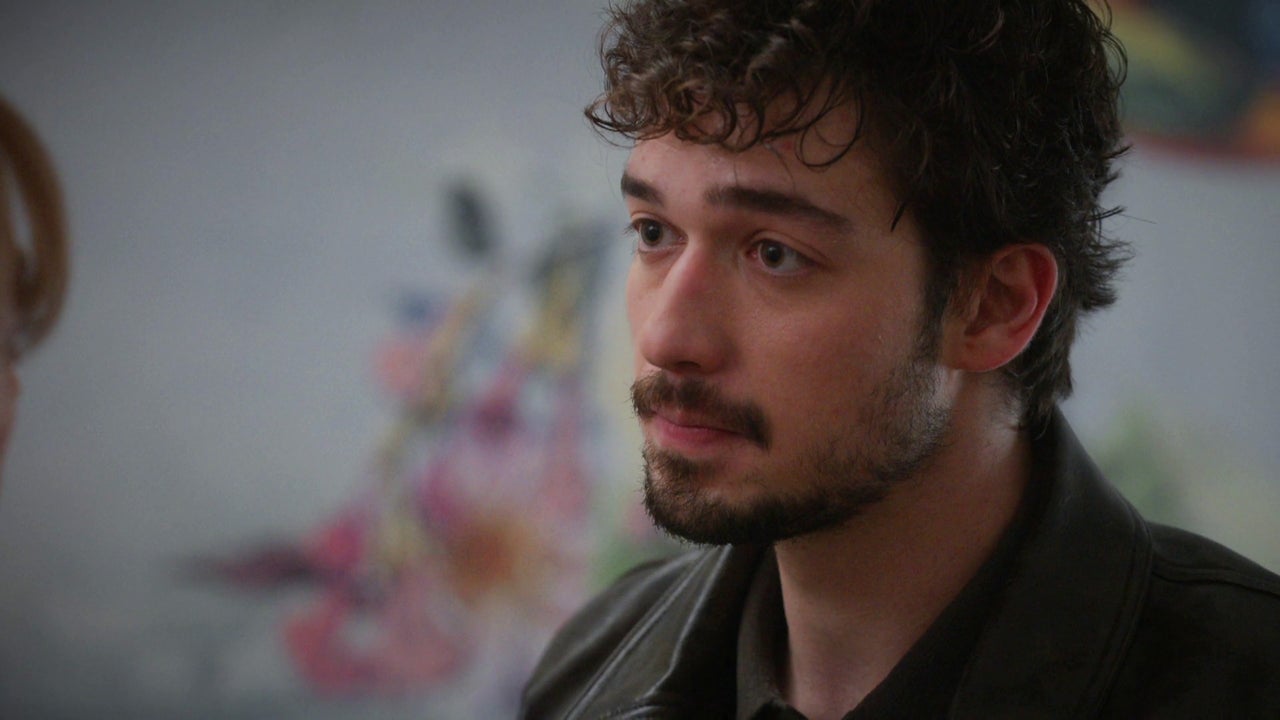 Uras amenaza con la policía y Seren estalla al saber que ya vive con Maral Uras amenaza con la policía y Seren estalla al saber que ya vive con Maral