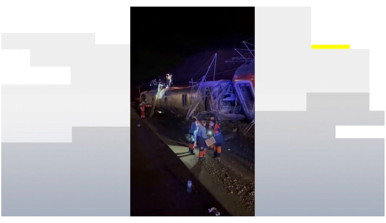 El testimonio de un pasajero del descarrilamiento de trenes en Adamuz, C&oacute;rdoba: "Muchas personas esparcidas por el vag&oacute;n"