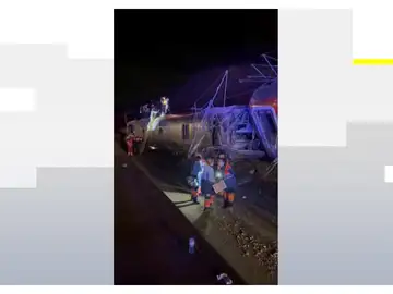 El testimonio de un pasajero del descarrilamiento de trenes en Adamuz, Córdoba: "Muchas personas esparcidas por el vagón" El testimonio de un pasajero del descarrilamiento de trenes en Adamuz, Córdoba: "Muchas personas esparcidas por el vagón"